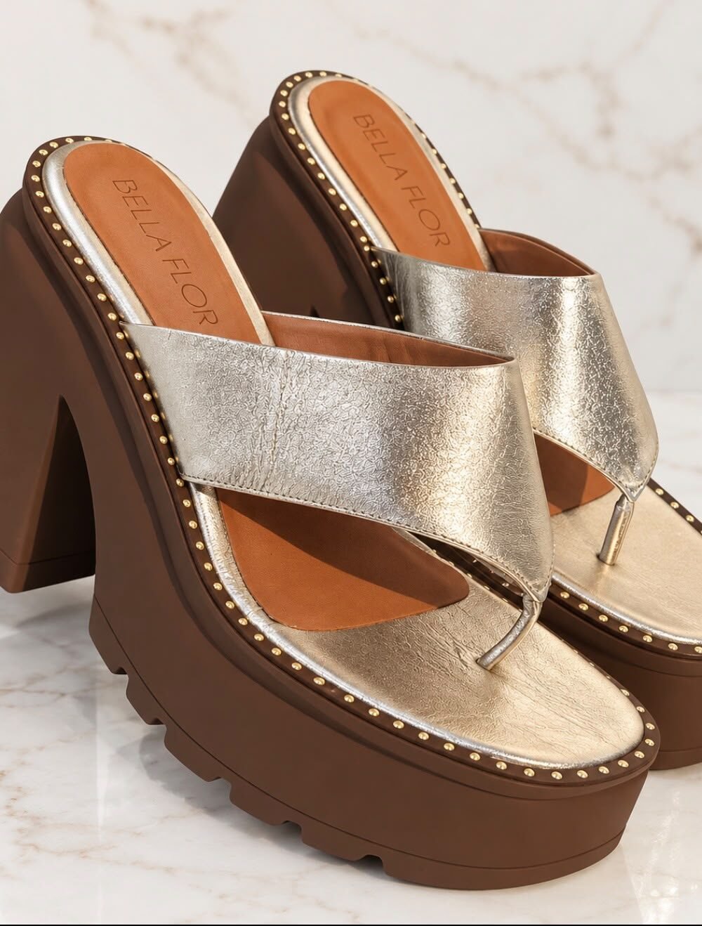 Tamanco BF Dourado Plataforma de Couro